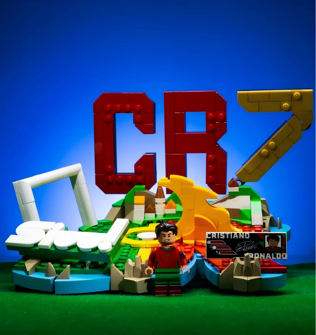 How to Properly Display the LEGO Cristiano Ronaldo Football Legend 43016 in Your Collection