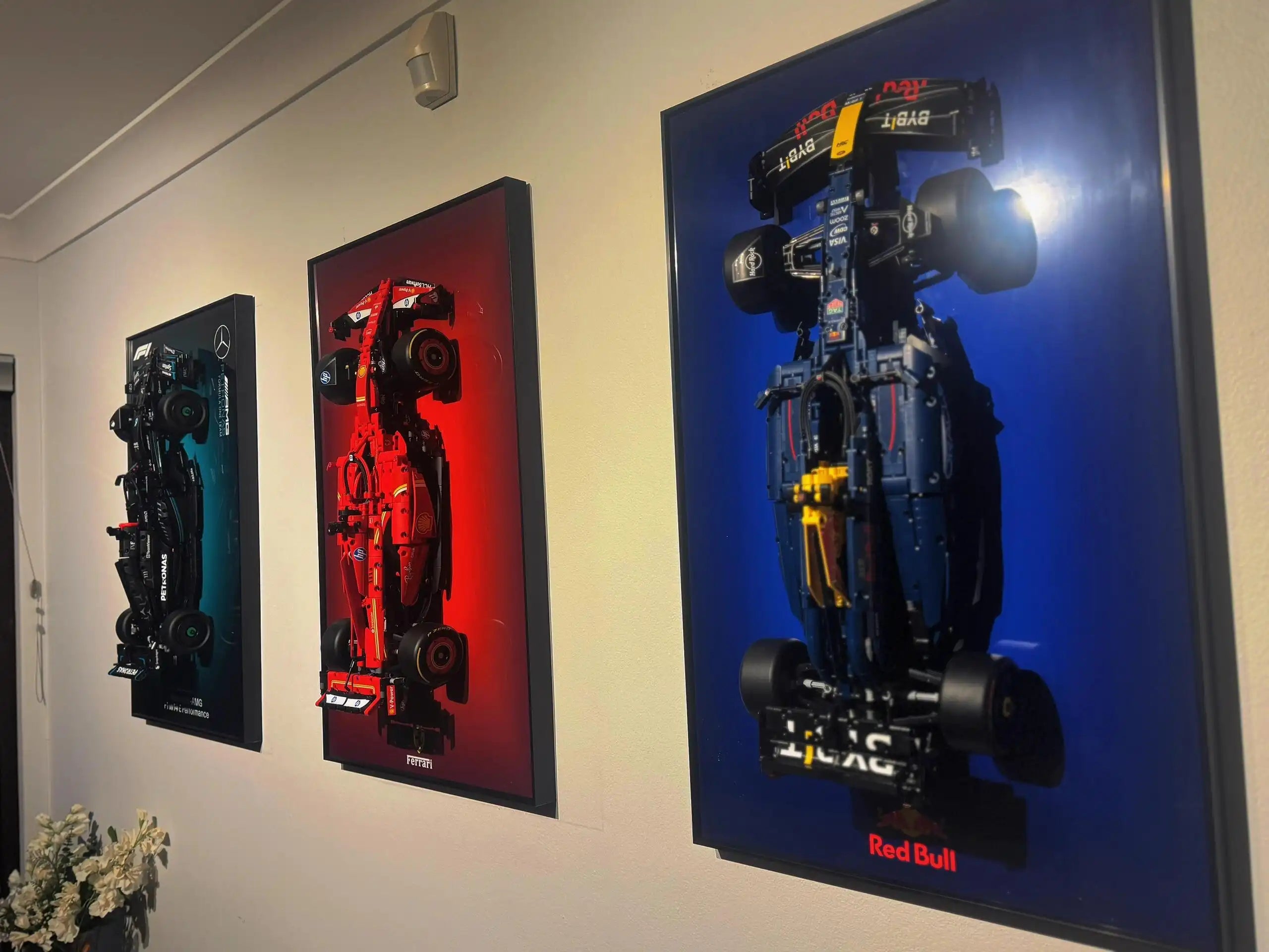 How can I easily display LEGO Red Bull RB20 42206 on my wall?