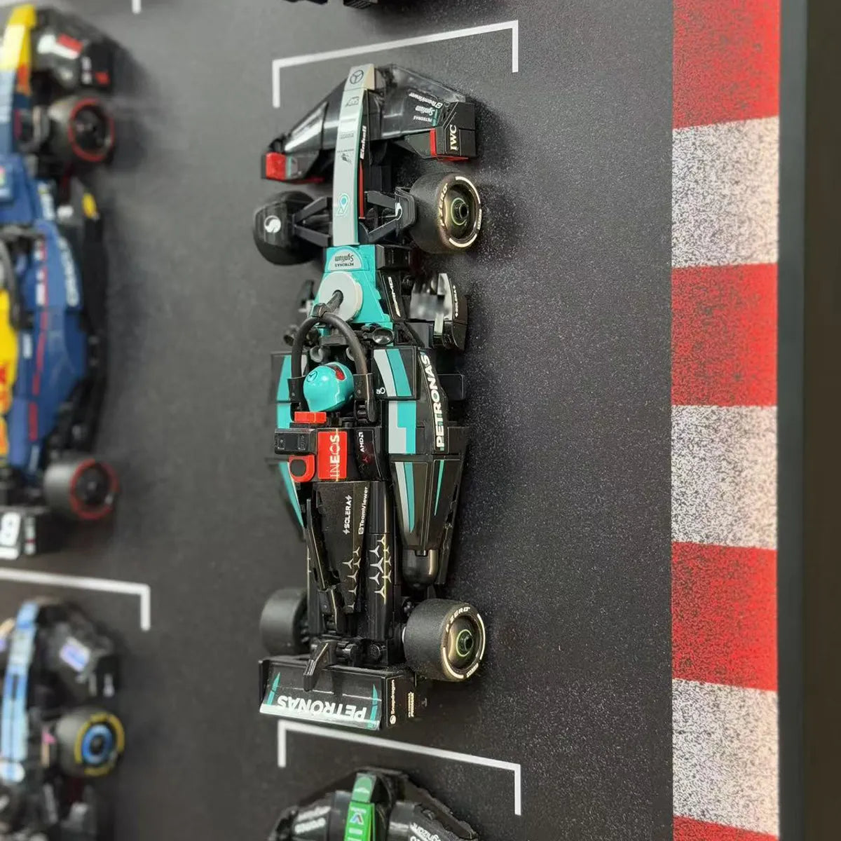 Wall Display Frame for LEGO® Speed Champions F1 | 10-Car | Track Version - View 8 - brkox