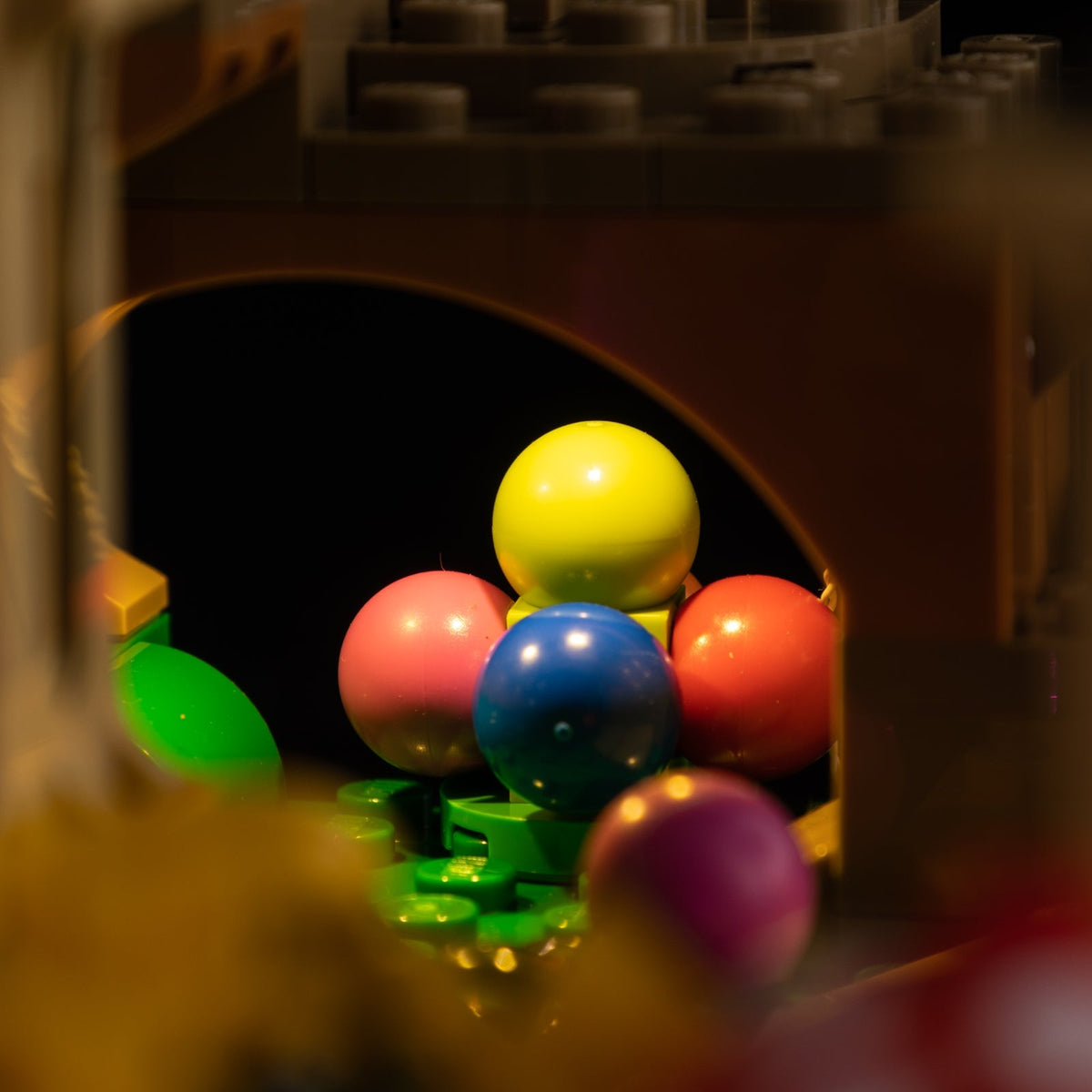 LEGO 21360 detail light 6