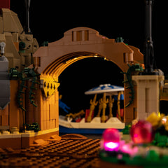 LEGO 21360 detail light 8